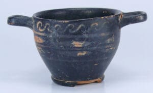 Grande Grèce - Italie - Skyphos en terre cuite - 400 / 300 av. J.-C Grande Grèce - Italie - Skyphos en terre cuite - 400 / 300 av. J.-C