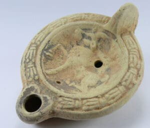 Romain - Lampe à huile en terre cuite (cervidé) - 2ème-5ème siècle Romain - Lampe à huile en terre cuite (cervidé) - 2ème-5ème siècle