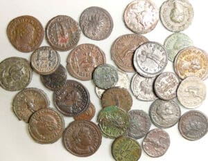 Lot de 30 monnaies romaines Lot de 30 monnaies romaines