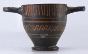 Grande Grèce - Skyphos en terre cuite - 4ème siècle av. J.-C.