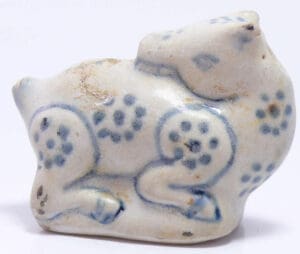 Vietnam - Dynastie Ming - Compte gouttes "Bovin" - Provenant de l'épave du Hoï An. XVème siècle Vietnam - Dynastie Ming - Compte gouttes "Bovin" - Provenant de l'épave du Hoï An. XVème siècle