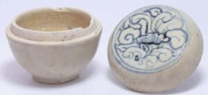 Vietnam - Dynastie Ming - Boite à parfums - Provenant de l'épave du Hoï An. XVème siècle Vietnam - Dynastie Ming - Boite à parfums - Provenant de l'épave du Hoï An. XVème siècle