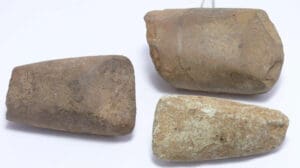 Néolithique - Equateur - Lot de 3 hâches polies - Vers 8000-5000 av. J.-C