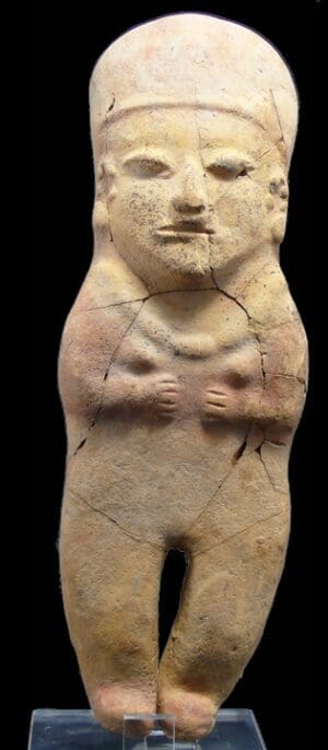 Précolombien - Equateur, culture Bahia - Statue ocarina en terre cuite - 500 av. / 500 ap. J.-C. Précolombien - Equateur, culture Bahia - Statue ocarina en terre cuite - 500 av. / 500 ap. J.-C.