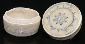 Vietnam - Dynastie Ming - Boîte à parfum - Provenant de l'épave Hoï An. 15ème siècle Vietnam - Dynastie Ming - Boîte à parfum - Provenant de l'épave Hoï An. 15ème siècle