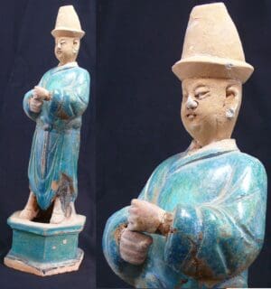 Chine - Personnage en terre cuite - Epoque Ming (1368-1644)