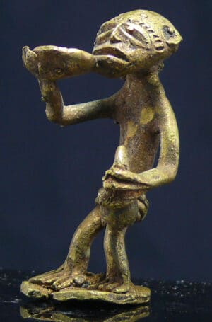Afrique - Côte d'Ivoire et Ghana, Akan - Poids en bronze servant à peser l'or - 1ère moitié du XXe siècle Afrique - Côte d'Ivoire et Ghana, Akan - Poids en bronze servant à peser l'or - 1ère moitié du XXe siècle