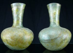 Romain - Bouteille en verre irisé - 2ème / 3ème siècle ap. J.-C.