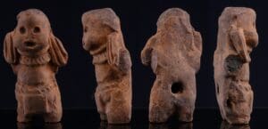 Précolombien - Statuette sifflet en terre cuite - 200 / 500 ap. J.-C.