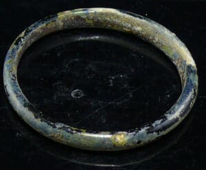 Romain - Bracelet en verre - 100 / 200 ap. J.-C. Romain - Bracelet en verre - 100 / 200 ap. J.-C.