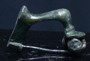 Romain - Fibule en bronze - 200 ap. J.-C. Romain - Fibule en bronze - 200 ap. J.-C.