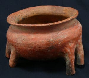 Précolombien - Vase tripode en terre cuite - 1000 ap. J.-C.
