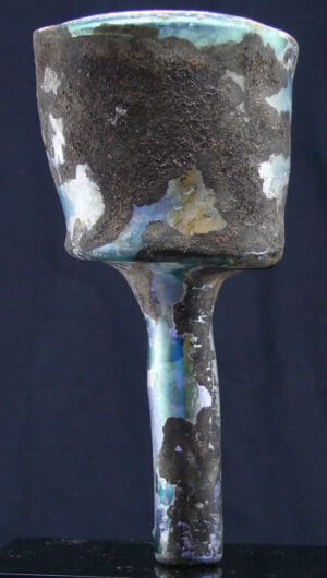 Romain - Infundibulum en verre irisé - 100 / 300 av. J.-C. Romain - Infundibulum en verre irisé - 100 / 300 av. J.-C.