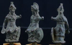 Romain - Statuette de Minerve en bronze - 100 / 300 ap. J.-C.