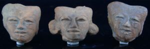 Précolombien - Mexique - Maya - Teotihuacan - Lot de trois têtes en terre cuite - 200 / 500 ap. J.-C.