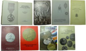 Lot de 8 ouvrages ou catalogues sur les monnaies et les médailles