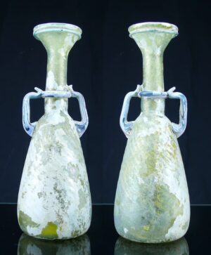 Romain - Diota à panse conique en verre irisé - 3ème / 4ème siècle ap. J.-C.