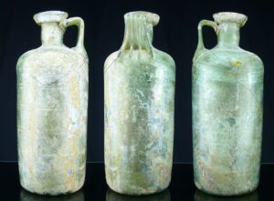 Romain - Bouteille en verre irisé - 2ème / 3ème siècle ap. J.-C.