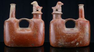 Précolombien - Equateur, culture Chorrera - Bouteille sifflet en terre cuite - 500 / 1200 ap. J.-C.
